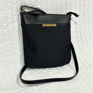 Tommy Hilfiger women’s black adjustable strap crossbody purse